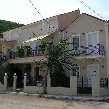 Starvillas Apartments And Studios Agia Efimia Extérieur photo