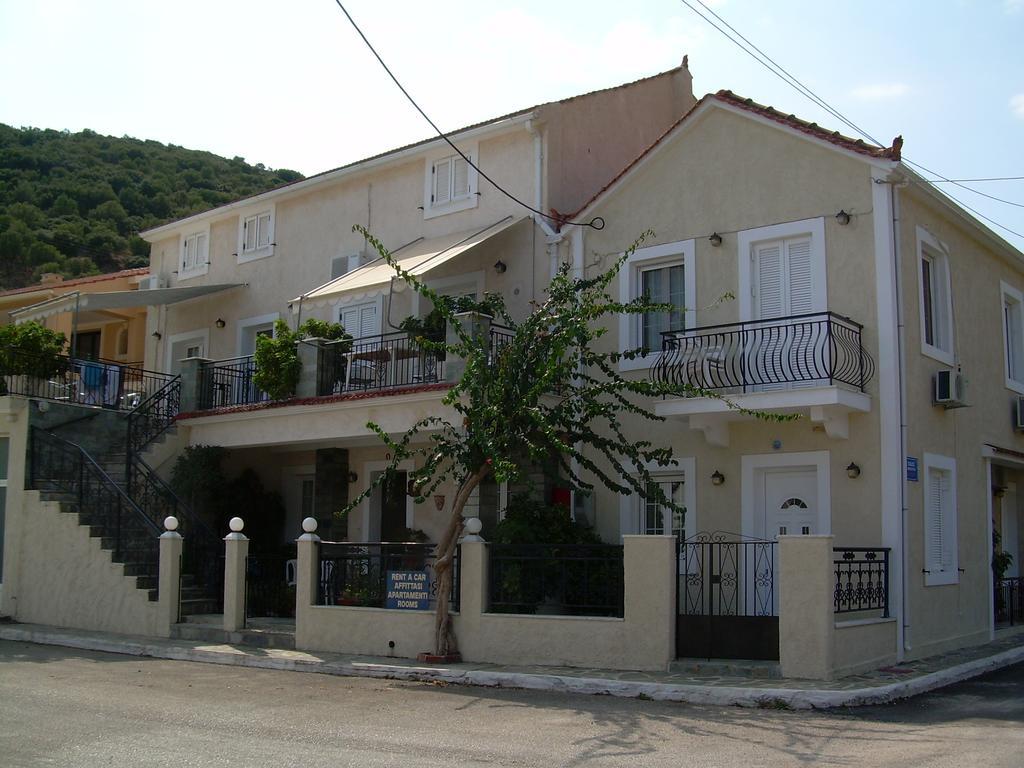 Starvillas Apartments And Studios Agia Efimia Extérieur photo