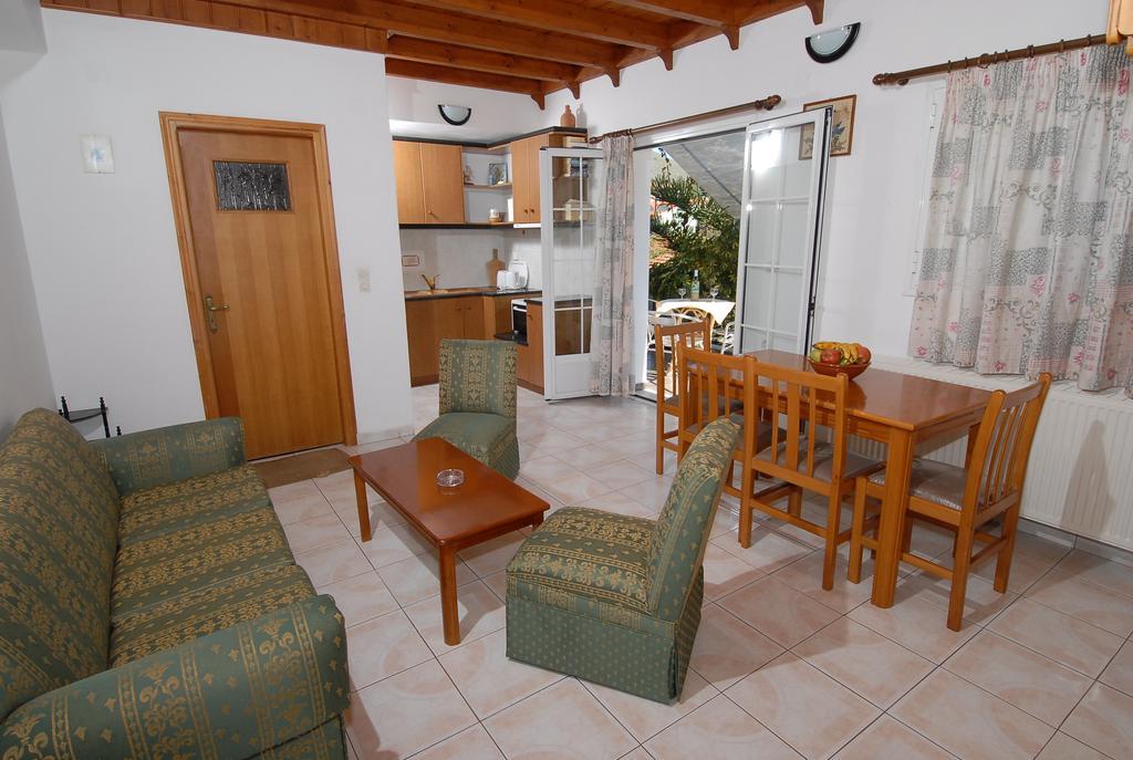 Starvillas Apartments And Studios Agia Efimia Extérieur photo